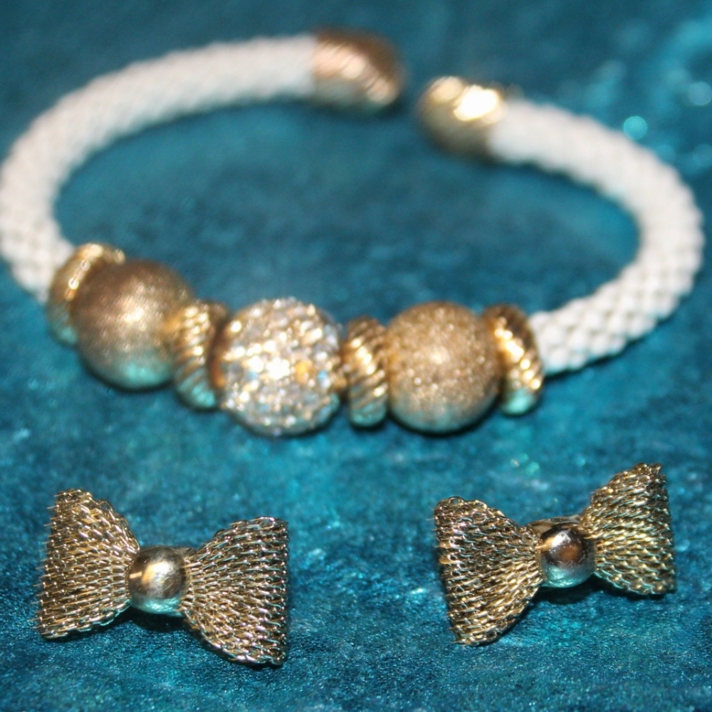 Vintage White Enamel Mesh Rhinestones Cuff Bracelet & Gold Mesh Bow Earrings